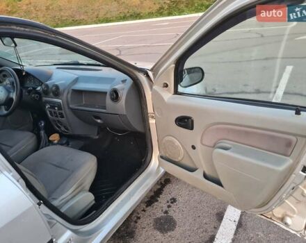 Серый Дачия Логан, объемом двигателя 1.39 л и пробегом 300 тыс. км за 1500 $, фото 11 на Automoto.ua