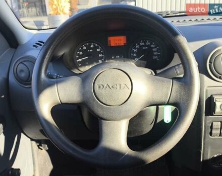 Дачія Logan 2006 у Києві на Automoto.ua Сірий Дачія Logan, об'ємом двигуна 1.4 л та пробігом 27 тис. км за 3999 $, фото 11 на Automoto.ua