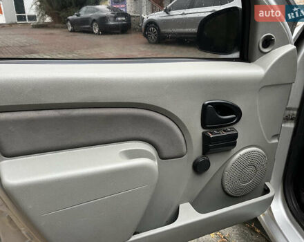 Серый Дачия Логан, объемом двигателя 1.6 л и пробегом 240 тыс. км за 3500 $, фото 7 на Automoto.ua