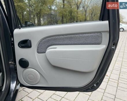 Серый Дачия Логан, объемом двигателя 1.6 л и пробегом 186 тыс. км за 3950 $, фото 15 на Automoto.ua