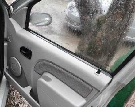 Сірий Дачія Logan, об'ємом двигуна 1.4 л та пробігом 300 тис. км за 3000 $, фото 4 на Automoto.ua