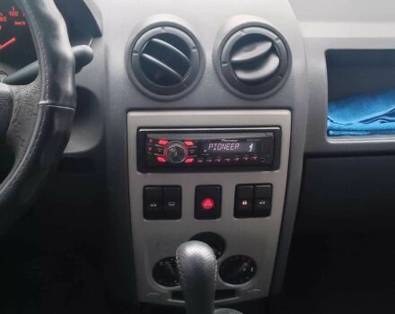 Сірий Дачія Logan, об'ємом двигуна 1.6 л та пробігом 360 тис. км за 3190 $, фото 15 на Automoto.ua