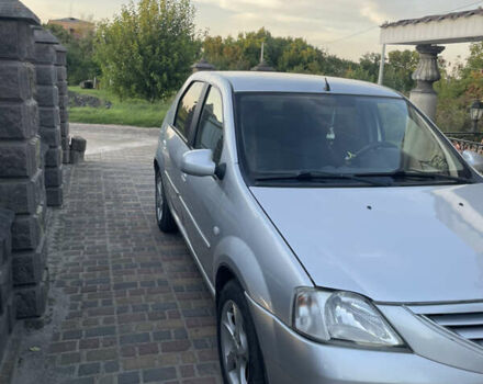 Серый Дачия Логан, объемом двигателя 1.6 л и пробегом 171 тыс. км за 4250 $, фото 1 на Automoto.ua