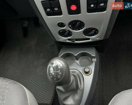 Сірий Дачія Logan, об'ємом двигуна 1.6 л та пробігом 171 тис. км за 5700 $, фото 33 на Automoto.ua