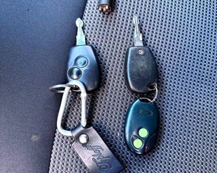 Серый Дачия Логан, объемом двигателя 1.6 л и пробегом 219 тыс. км за 4200 $, фото 12 на Automoto.ua