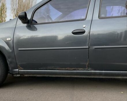 Сірий Дачія Logan, об'ємом двигуна 1.6 л та пробігом 313 тис. км за 1999 $, фото 4 на Automoto.ua