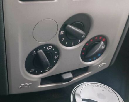 Сірий Дачія Logan, об'ємом двигуна 1.6 л та пробігом 360 тис. км за 3190 $, фото 22 на Automoto.ua