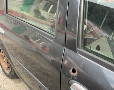 Серый Дачия Логан, объемом двигателя 1.4 л и пробегом 360 тыс. км за 1800 $, фото 3 на Automoto.ua