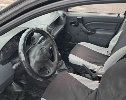 Серый Дачия Логан, объемом двигателя 1.4 л и пробегом 318 тыс. км за 2750 $, фото 6 на Automoto.ua