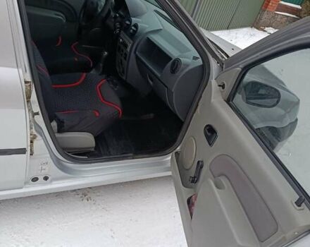 Серый Дачия Логан, объемом двигателя 1.39 л и пробегом 213 тыс. км за 2850 $, фото 3 на Automoto.ua