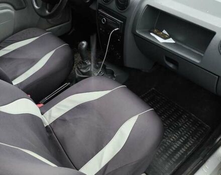 Сірий Дачія Logan, об'ємом двигуна 1.4 л та пробігом 300 тис. км за 3000 $, фото 5 на Automoto.ua