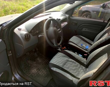 Сірий Дачія Logan, об'ємом двигуна 1.4 л та пробігом 234 тис. км за 4600 $, фото 2 на Automoto.ua