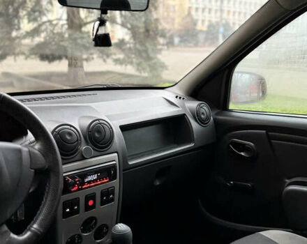 Серый Дачия Логан, объемом двигателя 1.39 л и пробегом 280 тыс. км за 2550 $, фото 12 на Automoto.ua