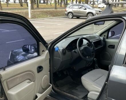 Сірий Дачія Logan, об'ємом двигуна 1.6 л та пробігом 313 тис. км за 1999 $, фото 5 на Automoto.ua