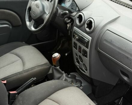 Серый Дачия Логан, объемом двигателя 1.6 л и пробегом 360 тыс. км за 1999 $, фото 7 на Automoto.ua