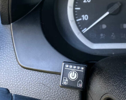 Сірий Дачія Logan, об'ємом двигуна 1.6 л та пробігом 179 тис. км за 3999 $, фото 11 на Automoto.ua