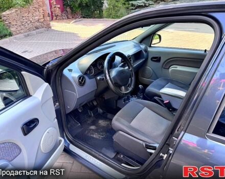 Серый Дачия Логан, объемом двигателя 1.6 л и пробегом 219 тыс. км за 4200 $, фото 7 на Automoto.ua