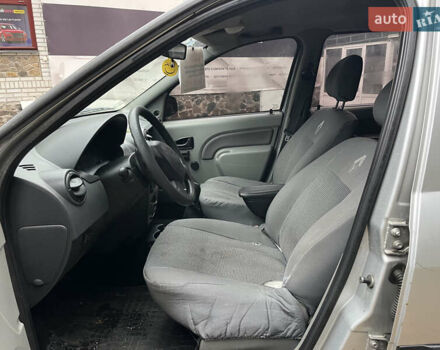 Серый Дачия Логан, объемом двигателя 1.6 л и пробегом 240 тыс. км за 3500 $, фото 9 на Automoto.ua