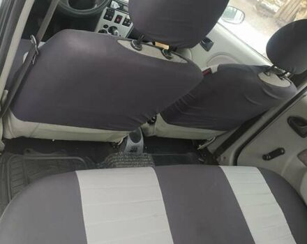 Серый Дачия Логан, объемом двигателя 1.4 л и пробегом 322 тыс. км за 3200 $, фото 7 на Automoto.ua