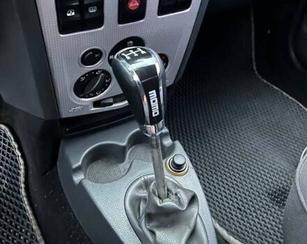 Сірий Дачія Logan, об'ємом двигуна 1.6 л та пробігом 301 тис. км за 4000 $, фото 19 на Automoto.ua