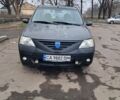 Серый Дачия Логан, объемом двигателя 1.4 л и пробегом 318 тыс. км за 2750 $, фото 1 на Automoto.ua