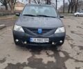 Серый Дачия Логан, объемом двигателя 1.4 л и пробегом 318 тыс. км за 2750 $, фото 1 на Automoto.ua