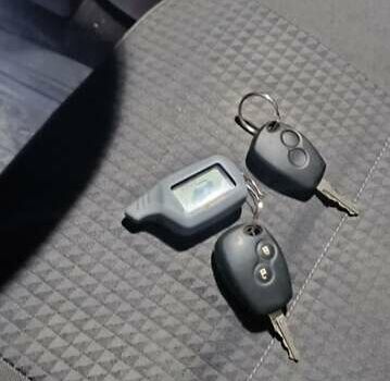 Серый Дачия Логан, объемом двигателя 1.6 л и пробегом 328 тыс. км за 4300 $, фото 43 на Automoto.ua