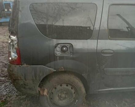 Серый Дачия Логан, объемом двигателя 1.46 л и пробегом 294 тыс. км за 2000 $, фото 5 на Automoto.ua