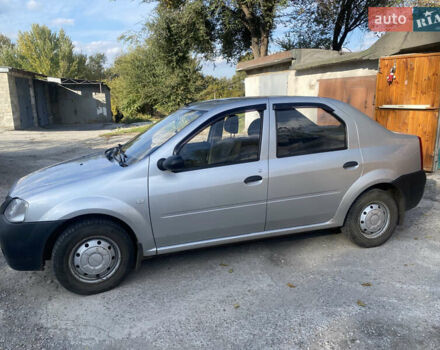 Серый Дачия Логан, объемом двигателя 1.4 л и пробегом 150 тыс. км за 4700 $, фото 2 на Automoto.ua