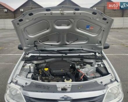 Серый Дачия Логан, объемом двигателя 1.6 л и пробегом 215 тыс. км за 5600 $, фото 4 на Automoto.ua