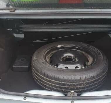 Серый Дачия Логан, объемом двигателя 1.6 л и пробегом 251 тыс. км за 4500 $, фото 33 на Automoto.ua