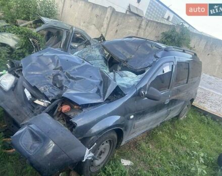 Сірий Дачія Logan, об'ємом двигуна 1.6 л та пробігом 278 тис. км за 1500 $, фото 5 на Automoto.ua