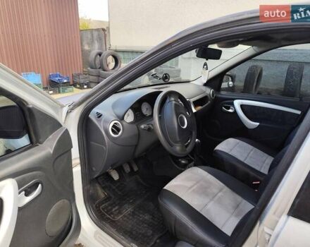 Серый Дачия Логан, объемом двигателя 1.6 л и пробегом 186 тыс. км за 5000 $, фото 1 на Automoto.ua