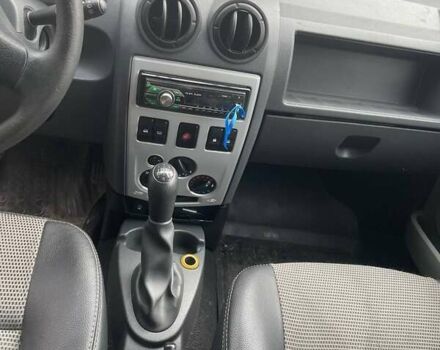 Сірий Дачія Logan, об'ємом двигуна 1.6 л та пробігом 259 тис. км за 3800 $, фото 3 на Automoto.ua