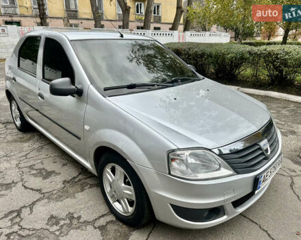 Дачия Логан 2008 в Каменское - Днепродзержинск на Automoto.ua Серый Дачия Логан, объемом двигателя 1.39 л и пробегом 165 тыс. км за 4600 $, фото 9 на Automoto.ua
