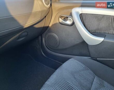 Сірий Дачія Logan, об'ємом двигуна 1.6 л та пробігом 105 тис. км за 6950 $, фото 4 на Automoto.ua