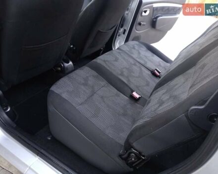 Дачія Logan 2010 у Луцьку на Automoto.ua Сірий Дачія Logan, об'ємом двигуна 1.6 л та пробігом 219 тис. км за 5950 $, фото 17 на Automoto.ua