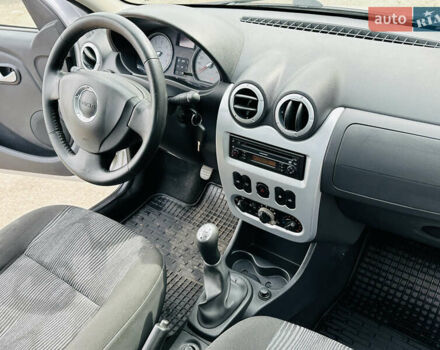 Серый Дачия Логан, объемом двигателя 1.6 л и пробегом 190 тыс. км за 6700 $, фото 32 на Automoto.ua