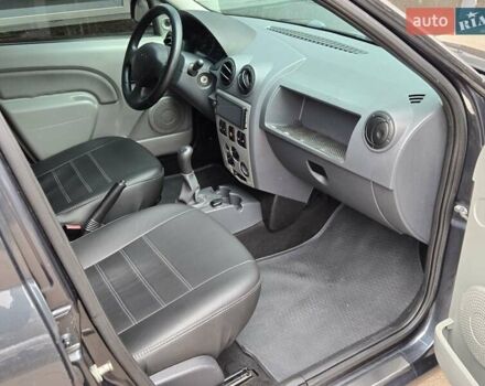 Дачія Logan 2012 у Києві на Automoto.ua Сірий Дачія Logan, об'ємом двигуна 1.6 л та пробігом 233 тис. км за 5700 $, фото 9 на Automoto.ua