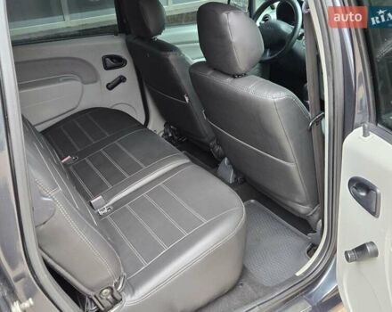 Дачія Logan 2012 у Києві на Automoto.ua Сірий Дачія Logan, об'ємом двигуна 1.6 л та пробігом 233 тис. км за 5700 $, фото 14 на Automoto.ua