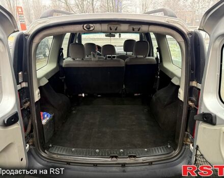 Серый Дачия Логан, объемом двигателя 1.6 л и пробегом 261 тыс. км за 4999 $, фото 9 на Automoto.ua