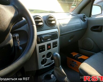 Серый Дачия Логан, объемом двигателя 1.6 л и пробегом 217 тыс. км за 4000 $, фото 12 на Automoto.ua