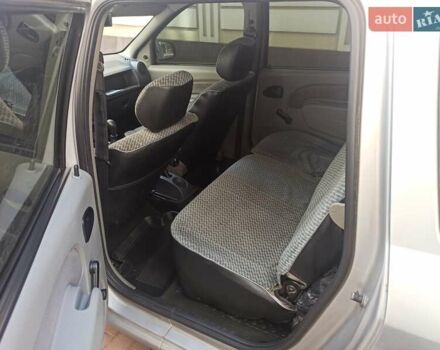 Сірий Дачія Logan, об'ємом двигуна 1.6 л та пробігом 322 тис. км за 2800 $, фото 4 на Automoto.ua