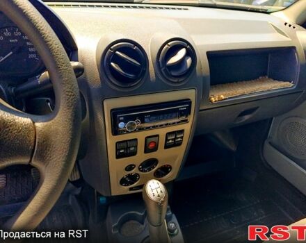 Сірий Дачія Logan, об'ємом двигуна 1.6 л та пробігом 199 тис. км за 4700 $, фото 2 на Automoto.ua