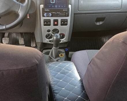 Сірий Дачія Logan, об'ємом двигуна 1.6 л та пробігом 278 тис. км за 6000 $, фото 7 на Automoto.ua