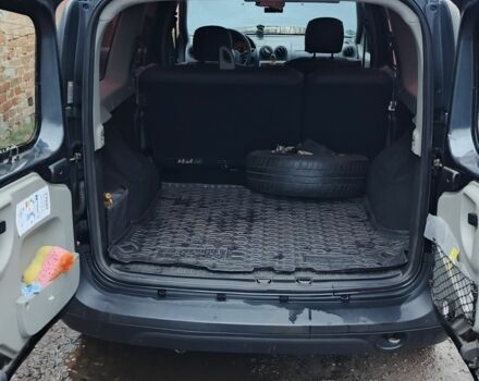 Серый Дачия Логан, объемом двигателя 1.6 л и пробегом 227 тыс. км за 4750 $, фото 2 на Automoto.ua