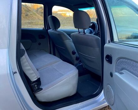 Сірий Дачія Logan, об'ємом двигуна 1.6 л та пробігом 196 тис. км за 3900 $, фото 5 на Automoto.ua