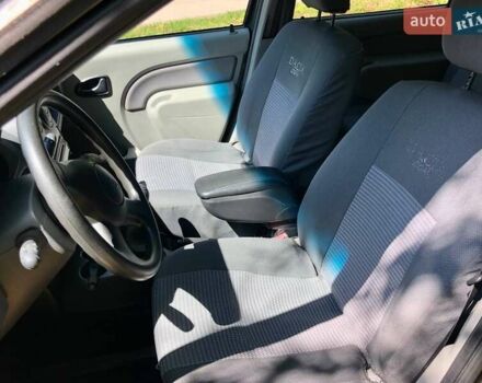 Серый Дачия Логан, объемом двигателя 1.6 л и пробегом 156 тыс. км за 5200 $, фото 5 на Automoto.ua