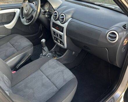 Серый Дачия Логан, объемом двигателя 1.6 л и пробегом 180 тыс. км за 5999 $, фото 11 на Automoto.ua