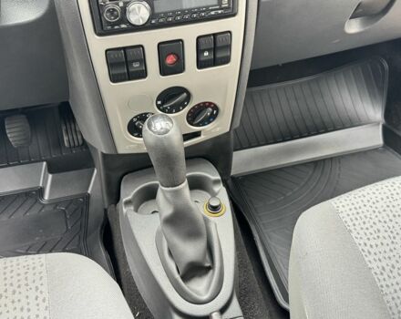 Серый Дачия Логан, объемом двигателя 1.6 л и пробегом 114 тыс. км за 6200 $, фото 16 на Automoto.ua